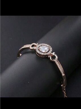 Elegant Rose Gold Crystal Halo Women's Bracelet